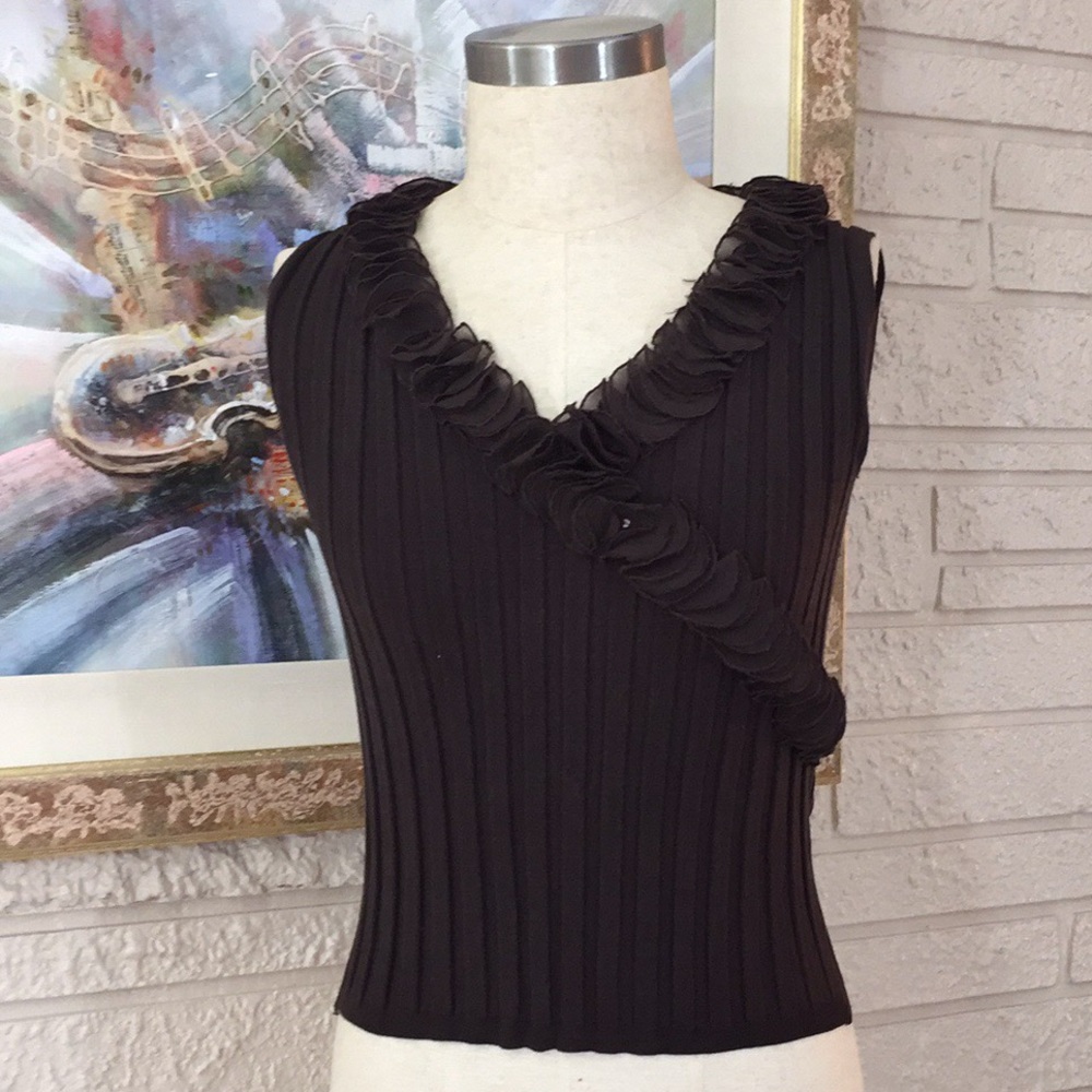 🌹Evie Sequin Ruffle Suplice Neckline Sleeveless Top